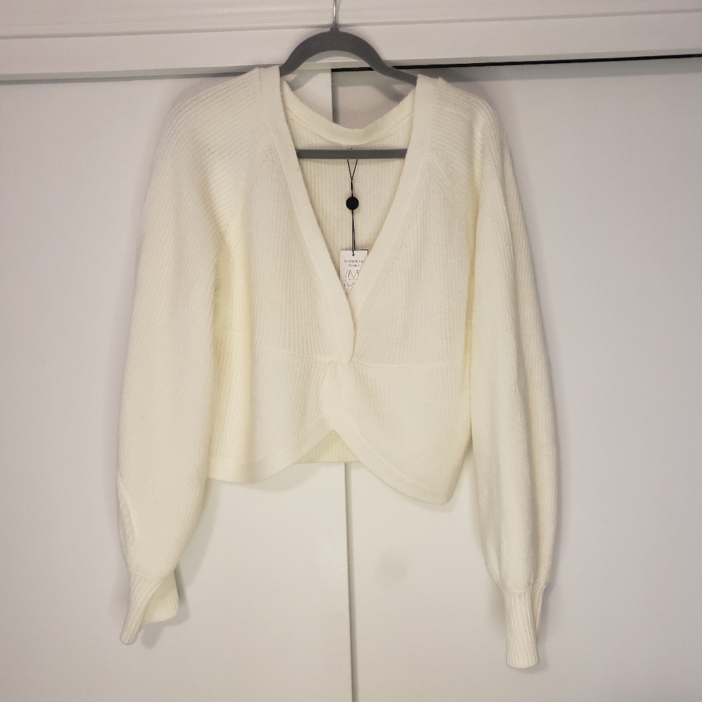 NWT Gianni Bini Cream Reversible Sweater Size Large
